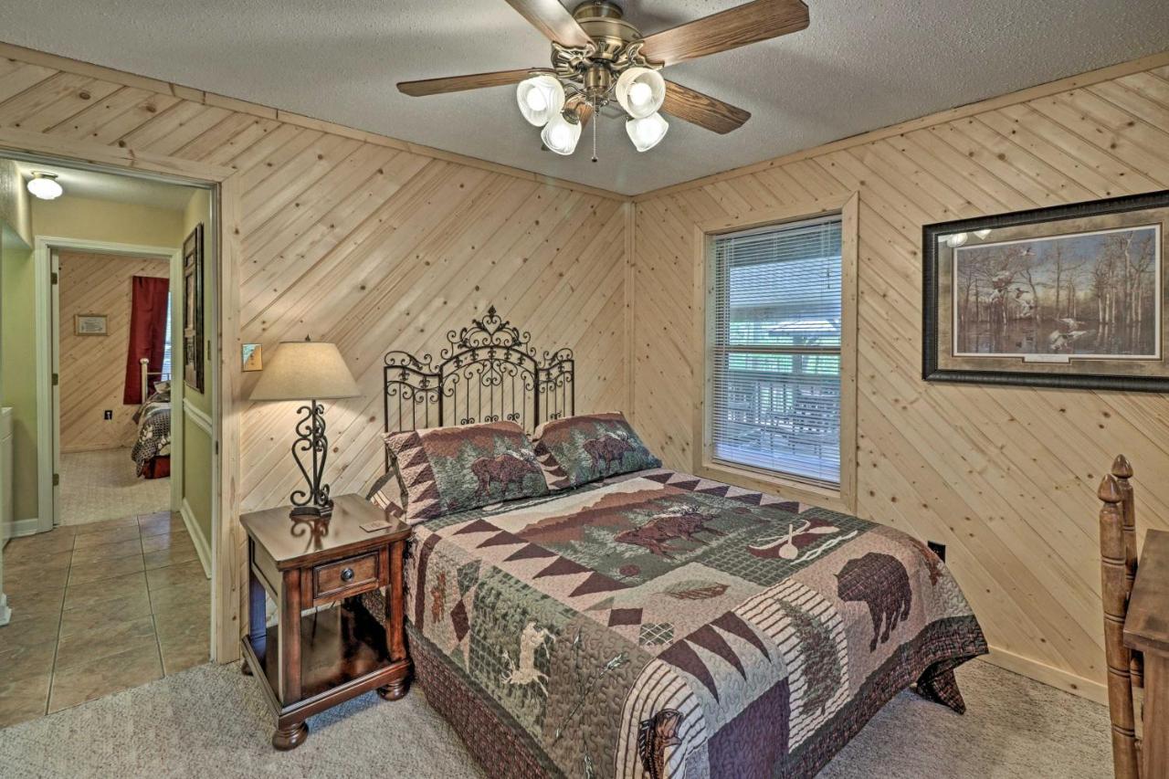 Вілла Secluded Edgemont Getaway With Huge Outdoor Deck! Fairfield Bay Екстер'єр фото
